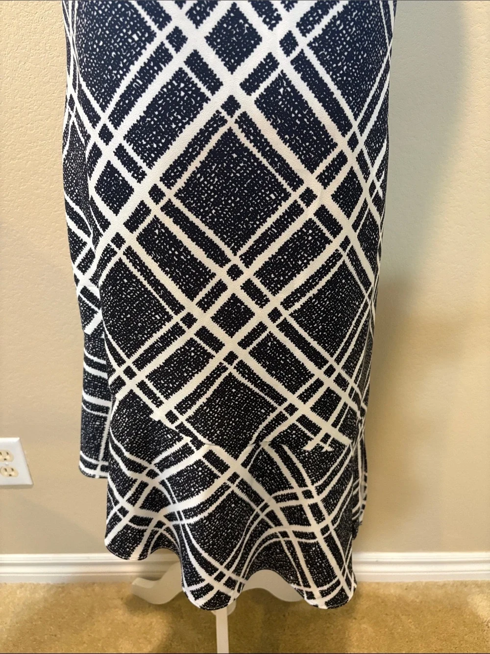 White House Black Market Black and White Plaid Midi Skirt-Size 8